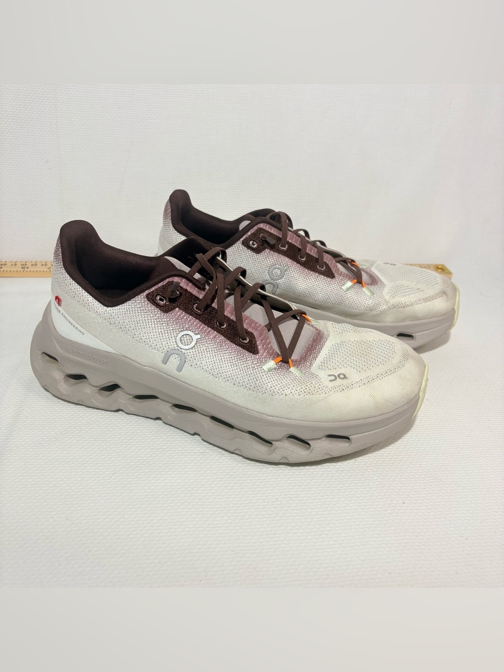 Cloudtilt Sneaker - Women's US 9  (Quartz/Pearl)